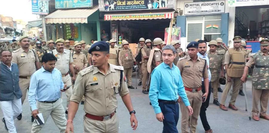 माहौल बिगाड़ने वालों पर होगी सख्त कार्यवाही: डीएम