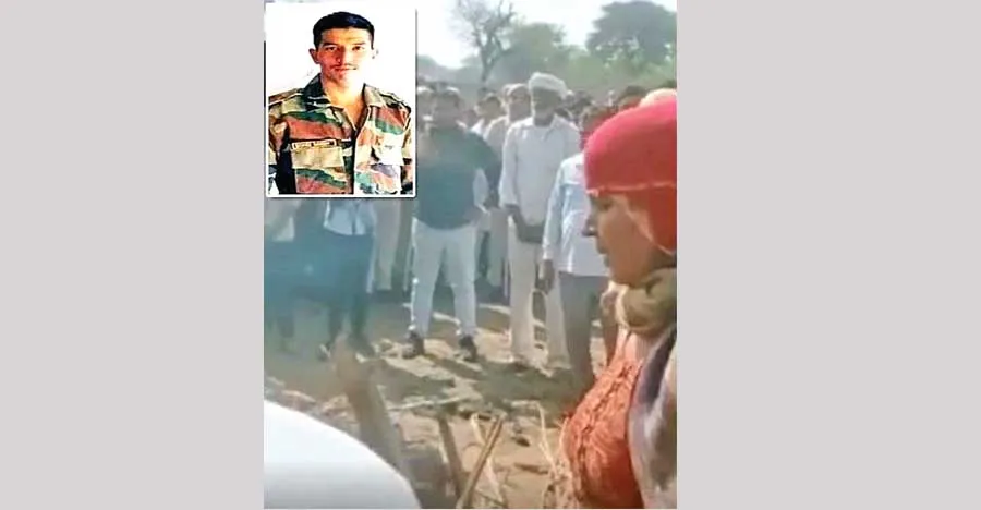 शहीद सोनू जांगड़ा की चिता को माँ ने दी मुखाग्नि