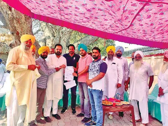 विधायक ने 9 गांवों को 52.17 लाख रूपये की ग्रांटों के चैक किए जारी