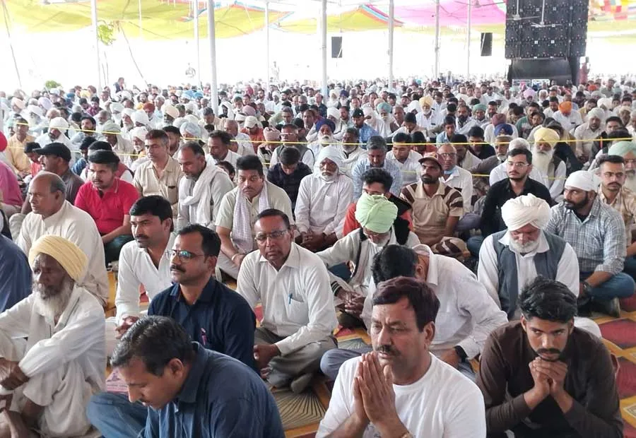 मौजपुर धाम बुधरवाली में संगत की यह वीडियो इंटरनेट पर हुई वायरल