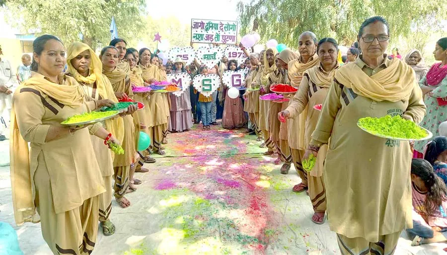 गुरु नगरी में अनोखे ढंग से मनाई पावन ‘एमएसजी’ माह की खुशी