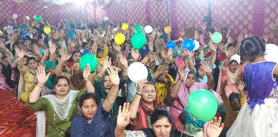 तेरे दर्श दा ही है शोंक सानु, इक वार तू देने दीदार आजा…