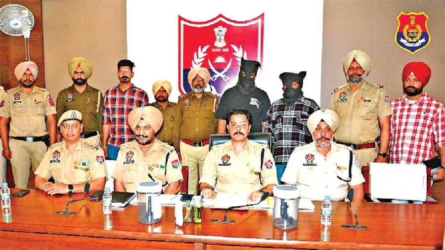 प्रदेश में हथियार सप्लाई करने वाले दो गैंगस्टर हथियारों सहित गिरफ्तार