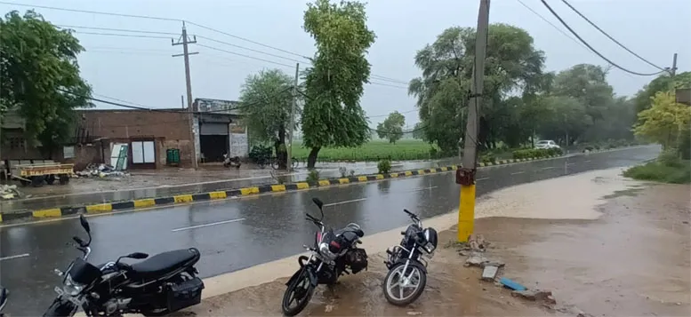 सरसा में बदला मौसम, शाह सतनाम जी धाम में जोरदार बारिश