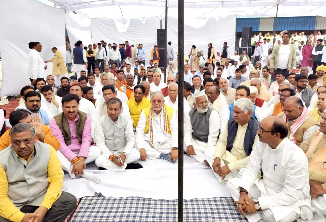 राज्यमंत्री की माता की शोक सभा में पहुचीं राजनैतिक हस्तियां