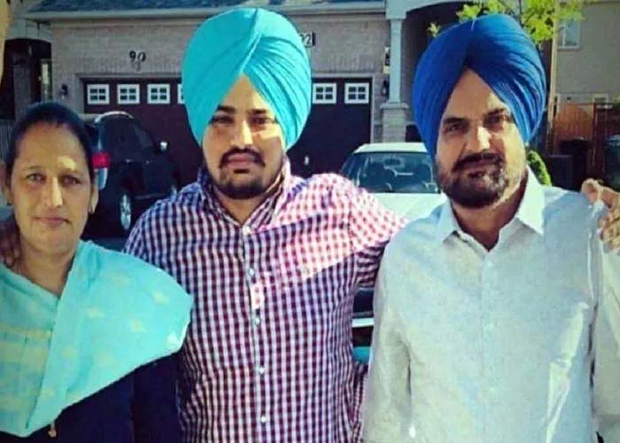 Sidhu Musewala father: सिद्धू मूसेवाला के पिता को राजस्थान से धमकी, ‘लारेंस बिश्नोई का नाम मत लेना, नहीं तो जल्द मार देंगे’