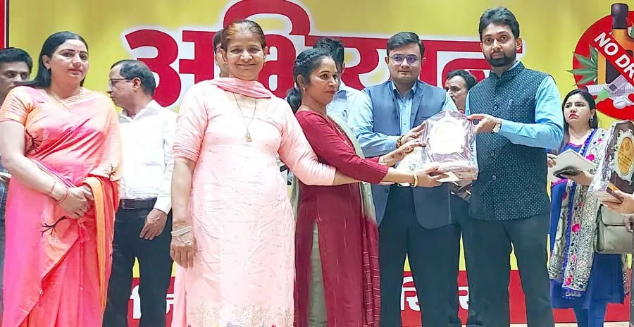 पूज्य गुरु जी द्वारा बसाये गए गांव ने कर दिया कमाल, जल्दी पढ़े