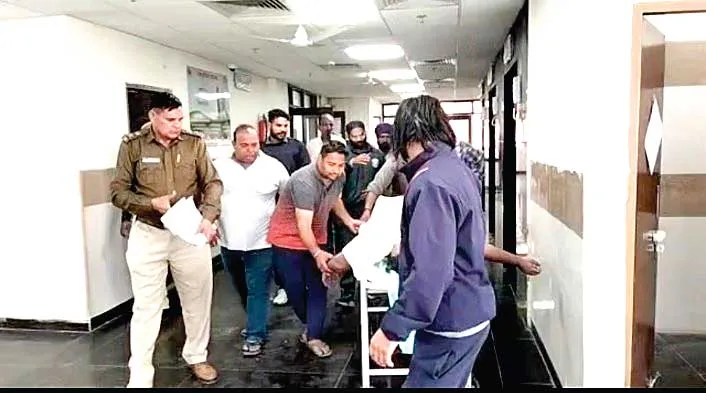 फाइनेंसर से परेशान पति-पत्नी ने की खुदकुशी