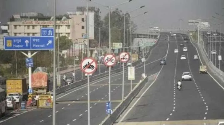 Toll Rate New List: पश्चिमी उत्तर प्रदेश के दो प्रमुख राजमार्गों पर पहली अप्रैल से हो जाएगा सफर महंगा