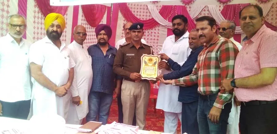 यह जिंदगी बचाने का एक मुख्य स्त्रोत है- थाना प्रभारी महेंद्र सिंह