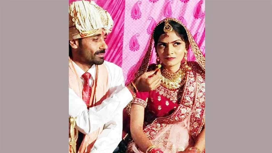 विवाहित युवती ने लगाया फंदा, मौत