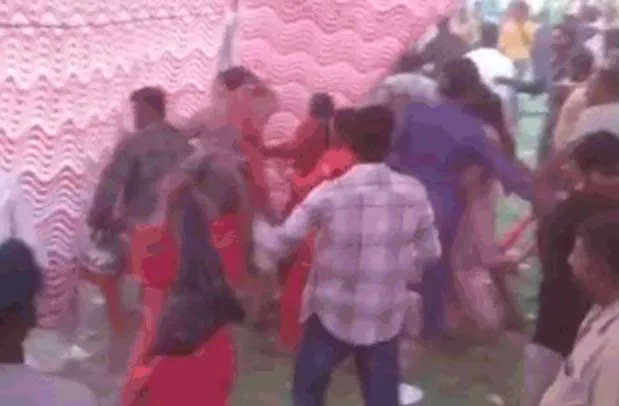 पंजाब के अबोहर में शादी में चले ईंट-पत्थर, धरे रह गए दूल्हा-दुल्हन के अरमां