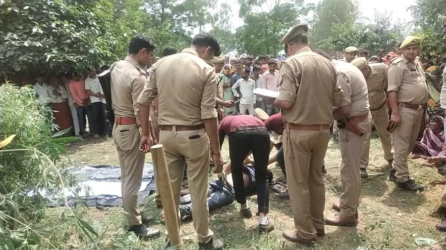 लापता युवक का शव घर के बाहर कूड़े के ढेर से हुआ बरामद, क्षेत्र में मचा हड़कंप