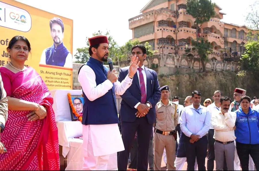 अनुराग सिंह ठाकुर ने एनसीओई हमीरपुर में बैडमिंटन कोर्ट मैट, जूडो हॉल और बॉक्सिंग हॉल का उद्घाटन किया