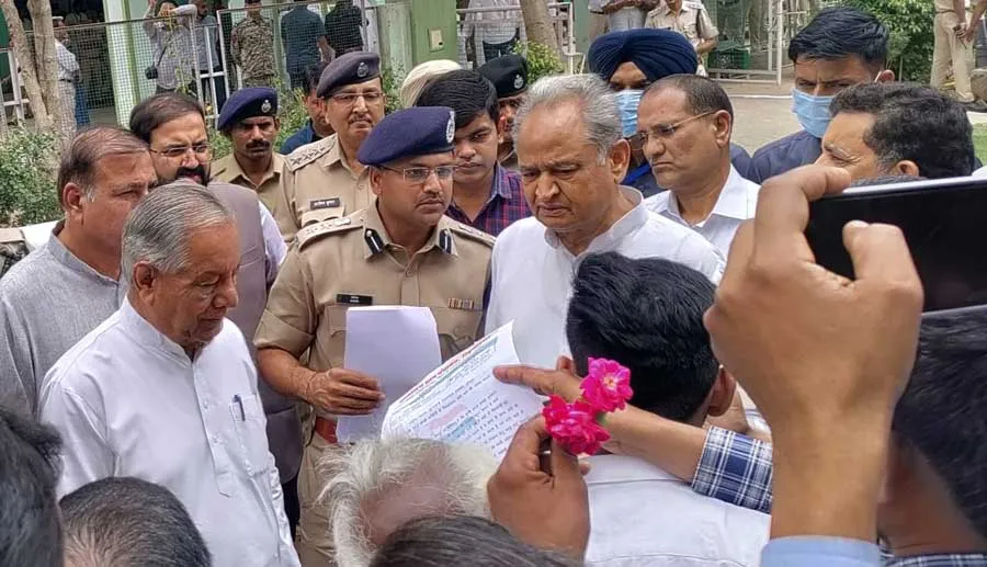 मुख्यमंत्री अशोक गहलोत ने सर्किट हाउस में की जनसुनवाई
