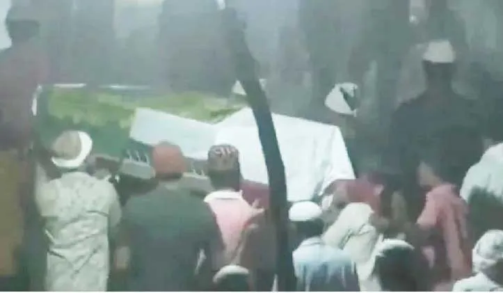 बेटे असद की कब्र के बगल में दफन हुए अतीक और अशरफ