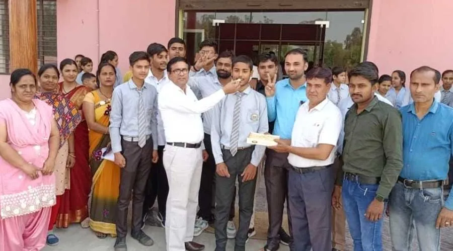 अर्जुन चौधरी ने इंटर में 96.2% अंक प्राप्त कर प्रदेश मे प्राप्त किया सातवां स्थान