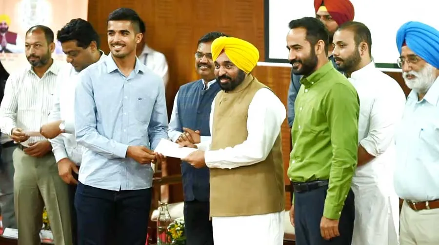 सीएम मान ने विजेता खिलाड़ियों को किया सम्मानित