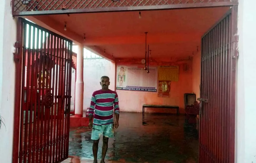 Bulandshahar News: ग्राम अलावास बातरी में एक ही रात में दो धार्मिक स्थलों पर चोरी