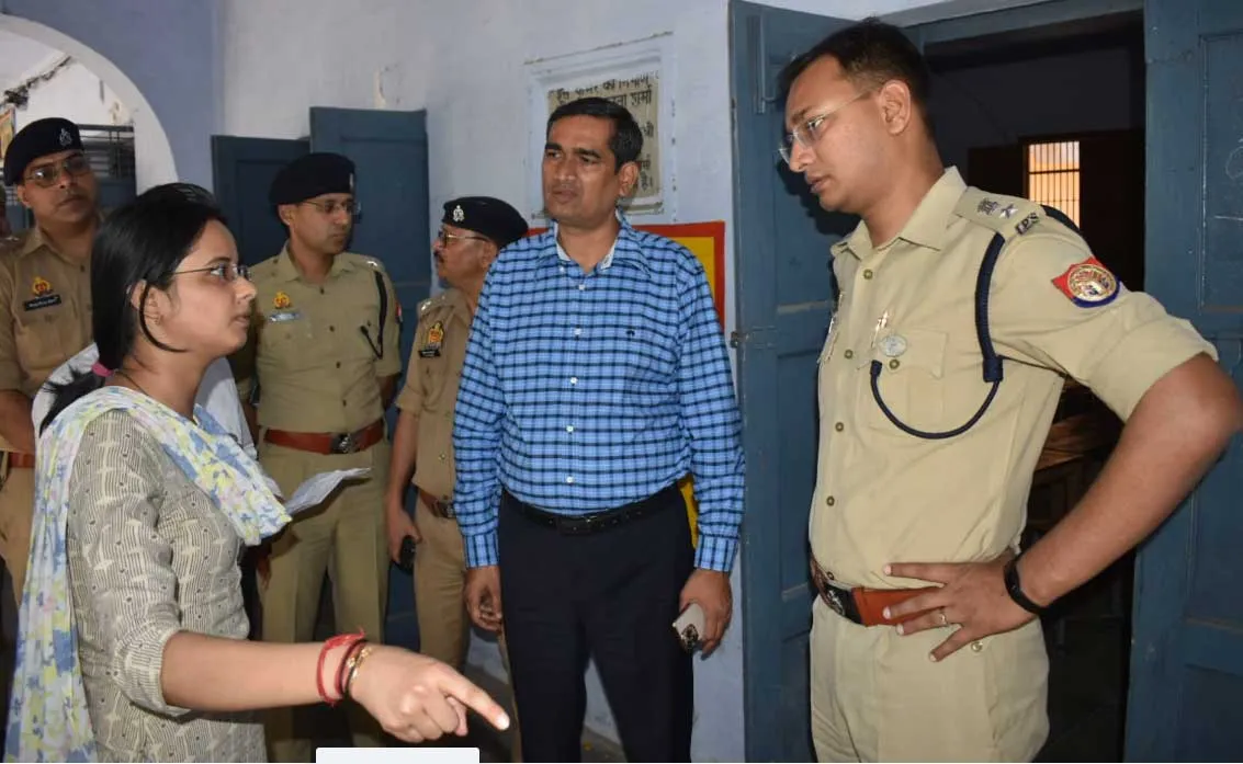 Bulandshahr: नगर निकाय सामान्य निर्वाचन की नामांकन प्रक्रिया हेतु जिला निर्वाचन अधिकारी व एसएसपी ने लिया जायजा