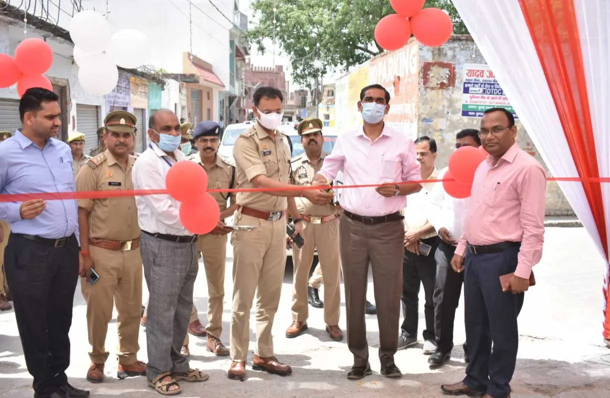 आदर्श नामांकन केंद्र का डीएम व एसएसपी ने किया निरीक्षण