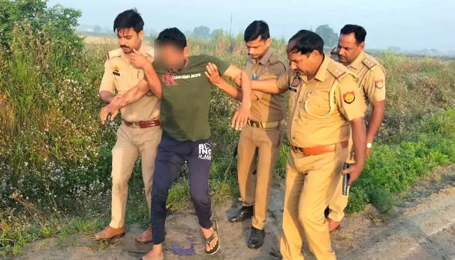 शातिर लुटेरे को क्रॉस फायरिंग में घायल अवस्था में किया गिरफ्तार