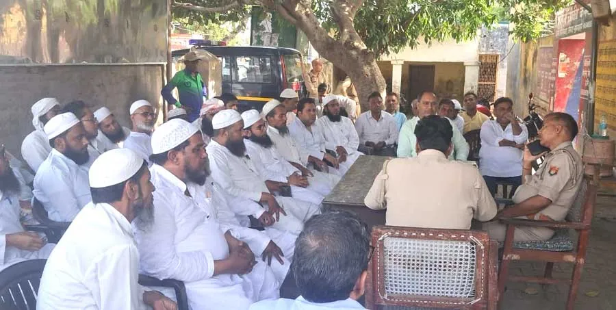 अफवाहों पर ध्यान ना देकर एकता और भाईचारा कायम रखें