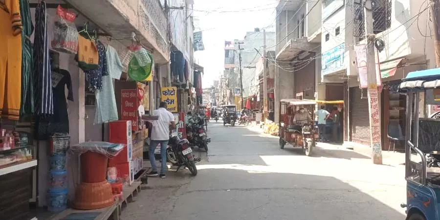 साप्ताहिक बंदीः बाजारों में नहीं दिखा निर्देशों का असर