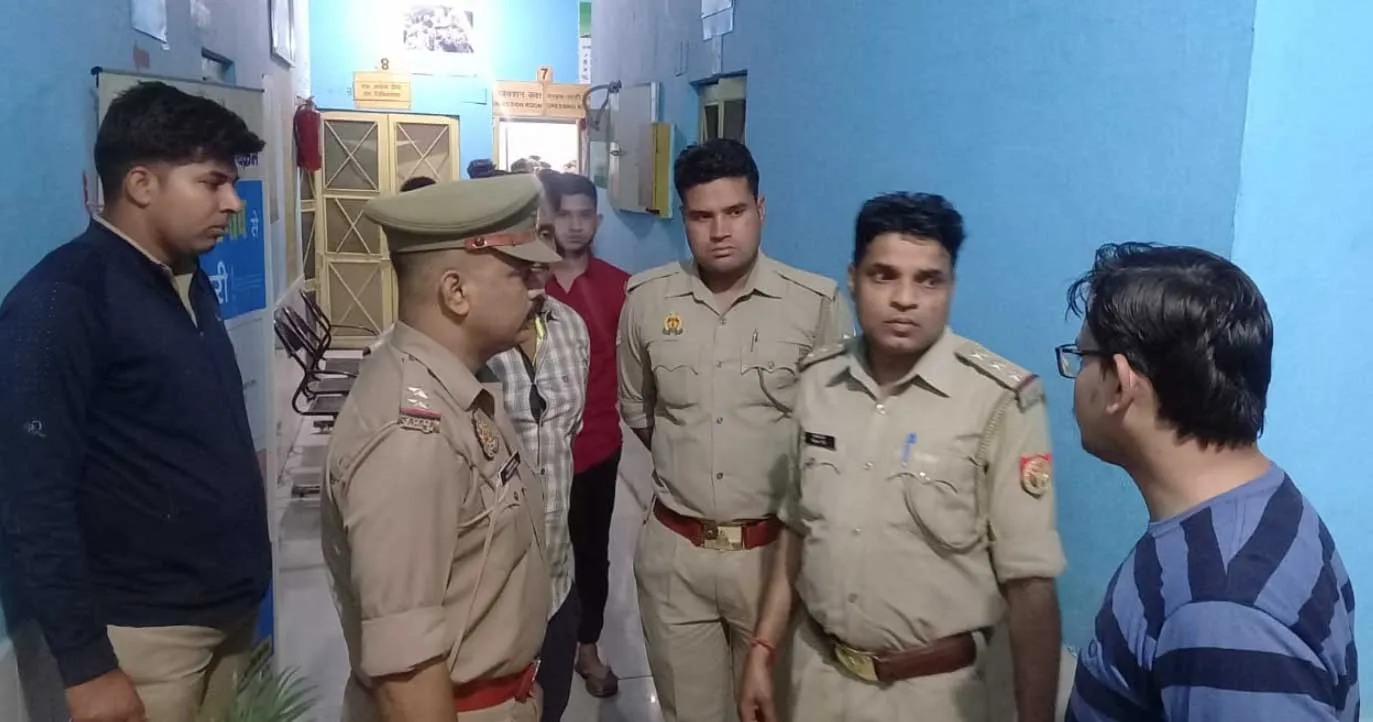 Kairana: हादसे में घायल बालक की सीएचसी पर दर्दनाक मौत, हंगामा