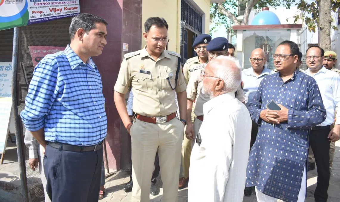 बाबा साहब डॉक्टर भीमराव अंबेडकर जयंती के अवसर पर निकलने वाले जुलूस मार्गो का डीएम व एसएसपी ने किया दौरा