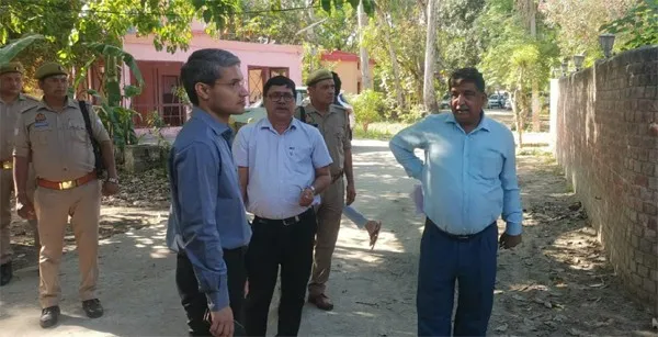 जर्जर भवन का शीघ्र कराए जीर्णोद्धार: डीएम