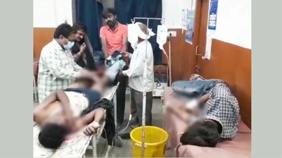 श्रद्धालुओं से भरी ट्रैक्टर ट्राली पलटी, एक की मौत, आधा दर्जन घायल
