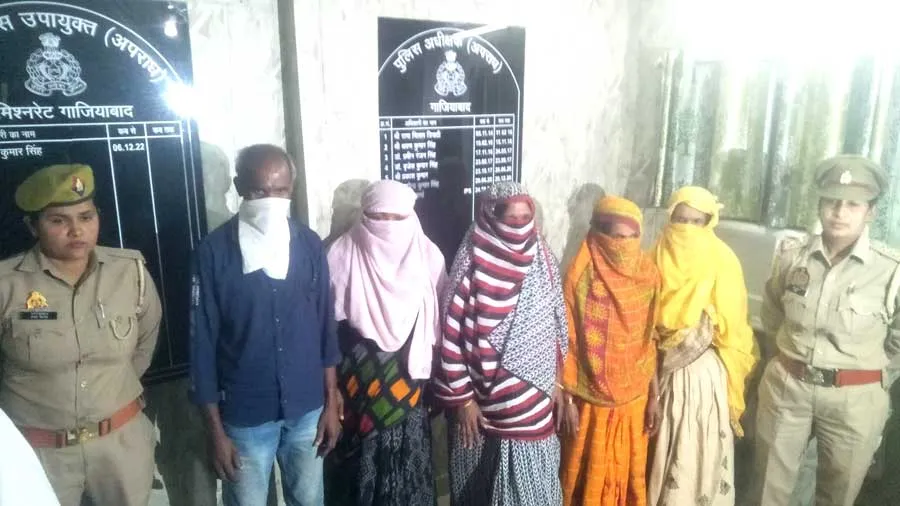 गाजियाबाद क्राइम ब्रांच ने पकड़ी ढाई करोड़ की चरस, एक करोड़ की अफीम  