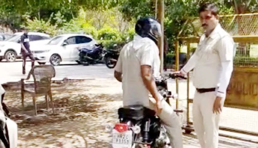 बुलेट बाइक से पटाखे बजाना पड़ा महंगा