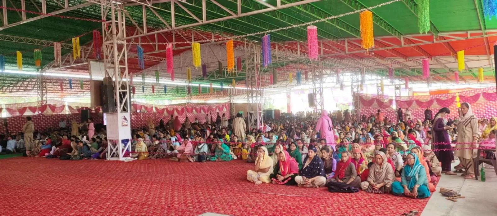 हिमाचल प्रदेश की खूबसूरत वादियों में देखें, पावन भंडारे की झलकियां