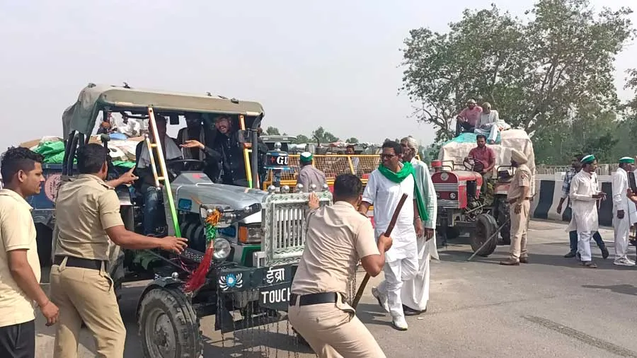यूपी-हरियाणा बॉर्डर पर भाकियू का बखेड़ा, पुलिस से हाथापाई