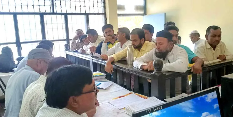 कैराना में पहले दिन विक्रय हुए 99 नामांकन-पत्र