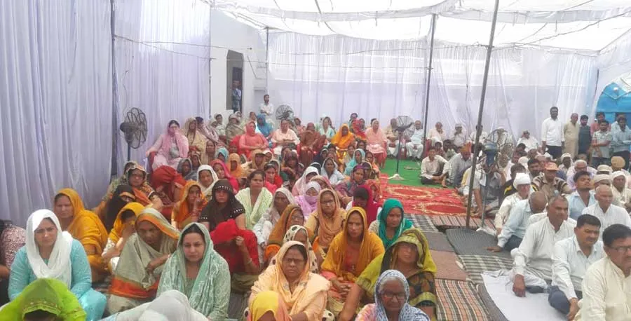 भारी तादाद में साध संगत ने सचखंड वासी गुड्डन उर्फ अनिरुद्ध को श्रद्धांजलि की अर्पित
