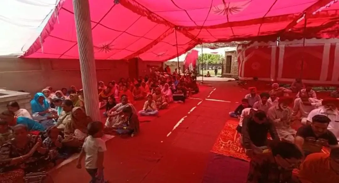 डेरा सच्चा सौदा के स्थापना माह की खुशी में मदनहेड़ी में नामचर्चा आयोजित