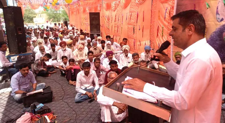 बदला चुकाएं दाता कैसे प्यार का….