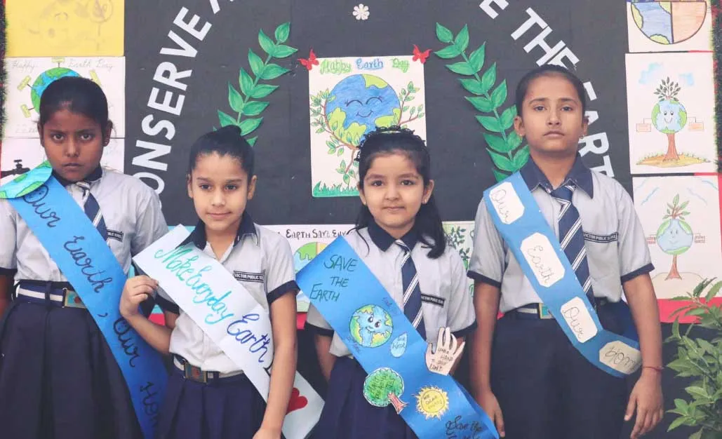 विक्टर पब्लिक सी.सै. स्कूल में पृथ्वी दिवस पर शानदार प्रदर्शन