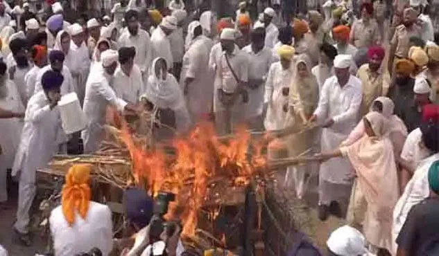 Parkash Singh Badal: प्रकाश सिंह बादल पंचतत्व में विलीन, अंतिम समय में अनेक बड़ी शख्सियतें हुईं शामिल