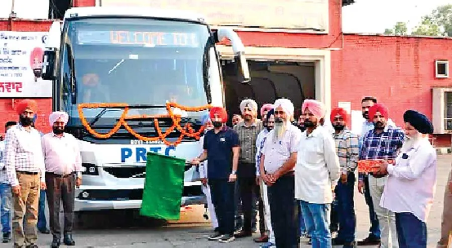 पीआरटीसी के बेड़े में शामिल हुईं 6 नई वोल्वो बसें