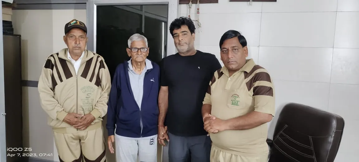संगरियां के सेवादारों को सलाम, इलाज के बाद बुजुर्ग को खुद घर छोड़कर आए