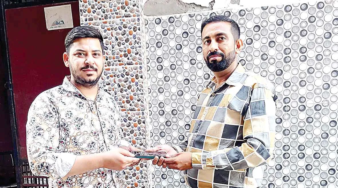 डेरा श्रद्धालु मनीष इन्सां ने दिया इमानदारी का परिचय