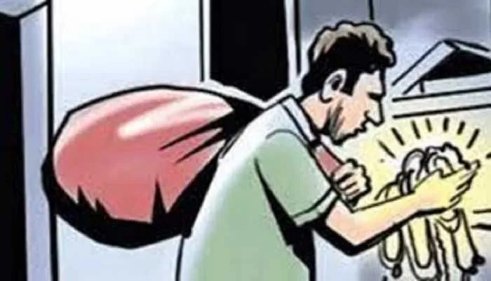 Sri Ganganagar: गृहणी रसोई में काम करती रही, चाबी बनाने वाला 8 तोला सोना, 50 तोले चांदी और डेढ़ लाख रुपए लेकर गायब