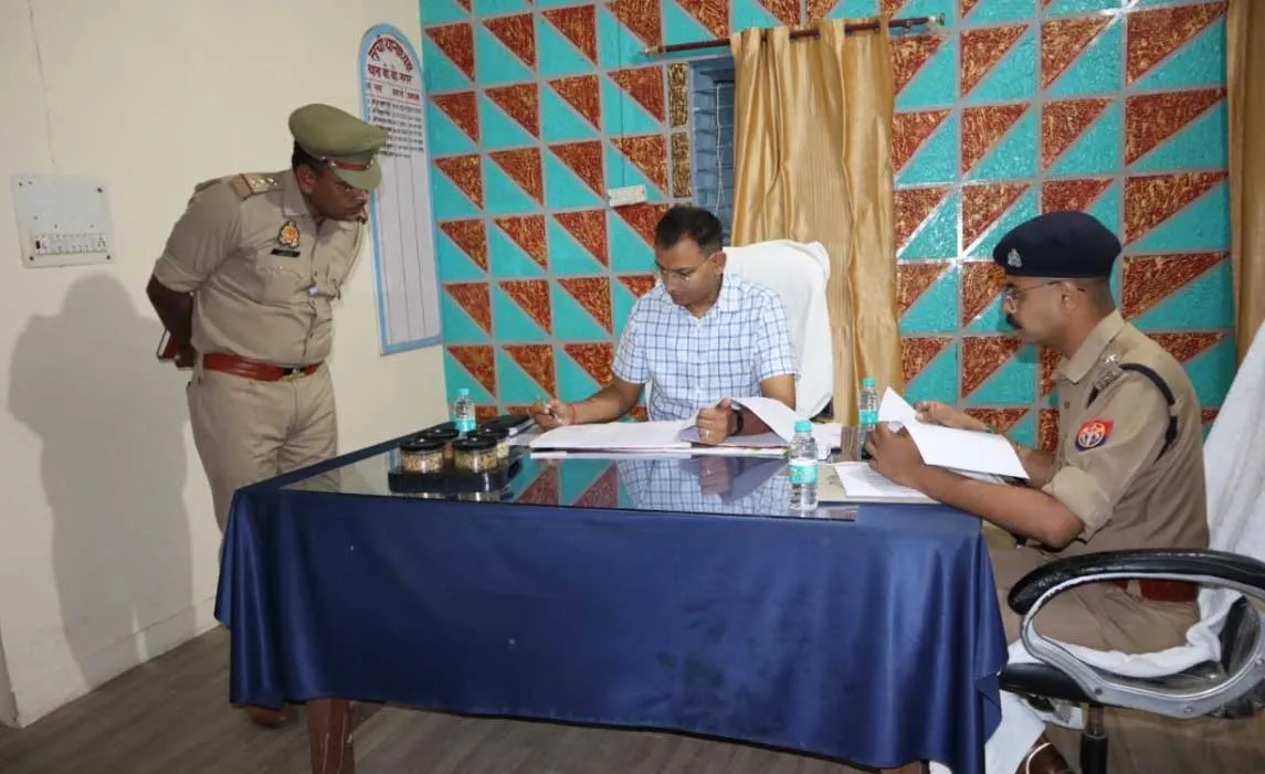 SSP Bulandshahr द्वारा थाना बीबीनगर पर स्याना सर्किल की चुनाव सम्बंधी कार्यवाही की समीक्षा की गयी