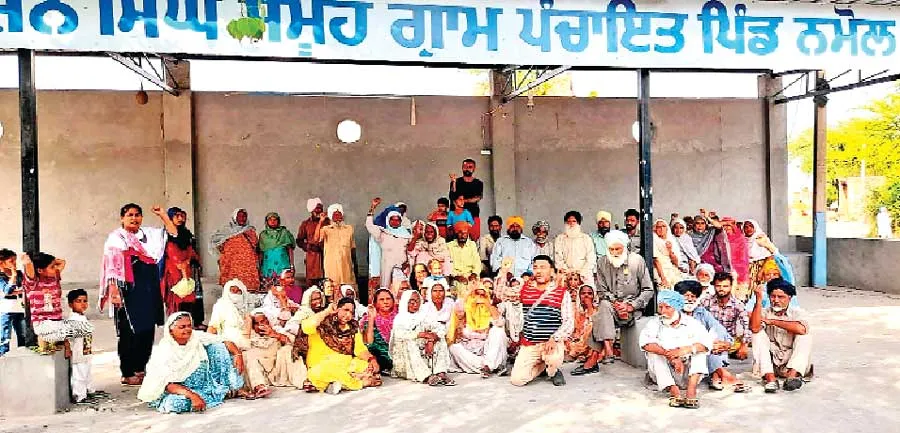 200 जरूरतमंद परिवारों ने गेहूं न मिलने पर सरकार के खिलाफ की नारेबाजी