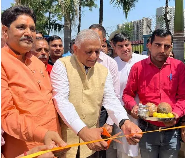 केंद्रीय मंत्री वीके सिंह ने शुरू कराई ,खोड़ा में गंगाजल की आपूर्ति