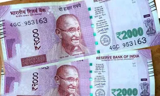 2000 RUPEES: बैंक के अलावा यहां पर बदले जा सकेंगे 2 हजार के नोट